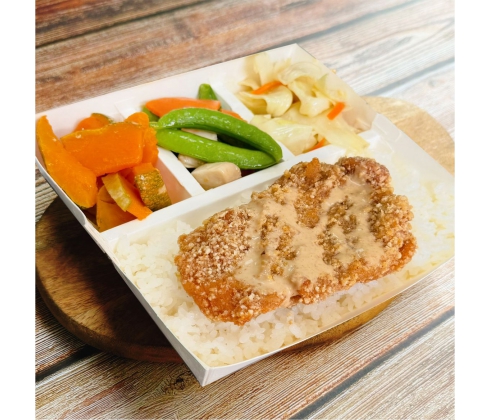 胡麻醬去骨腿排飯